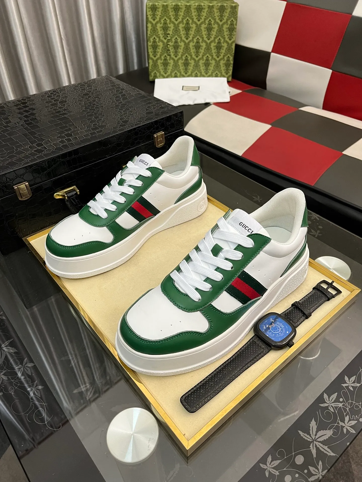 Men's Men's Shoes💰: 380⌚️⌚️[GUCCI] Gucci men's latest white shoe series casual shoes! The official website is built 1:1. Upper: Made of imported cowhide, with electric embroidery ➕Inner lining: Made of high-quality first-layer pigskin, soft and comfortable. Picky material selection and exquisite workmanship give you the best enjoyment. Size: 38-444️⃣Colors available